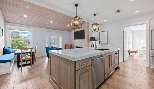 St. George Cottage House-3/2 Lakefront-Walkable