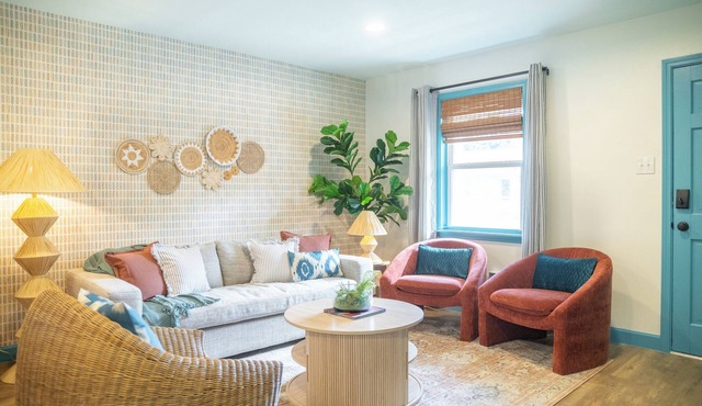 Steps to Beach, Downtown 2BR, Pool by WKNDR Getaways