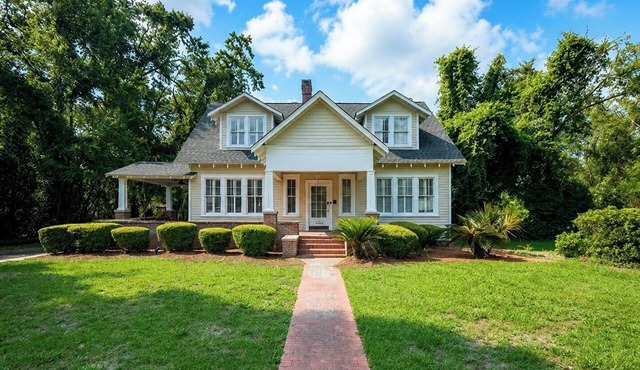 Steps to VSU Game Day HQ Historic Home Private Pool Sleeps 10