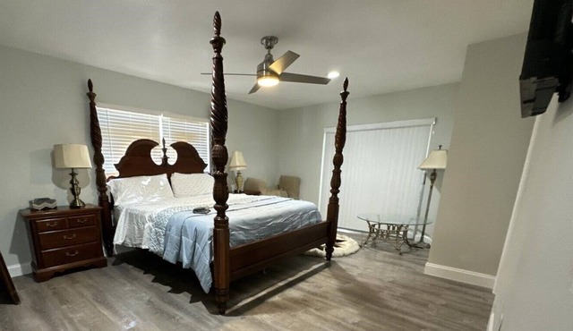 Studio near Universal Studios