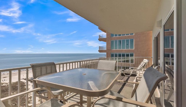 Stunning Oceanfront Condo with Resort Amenities