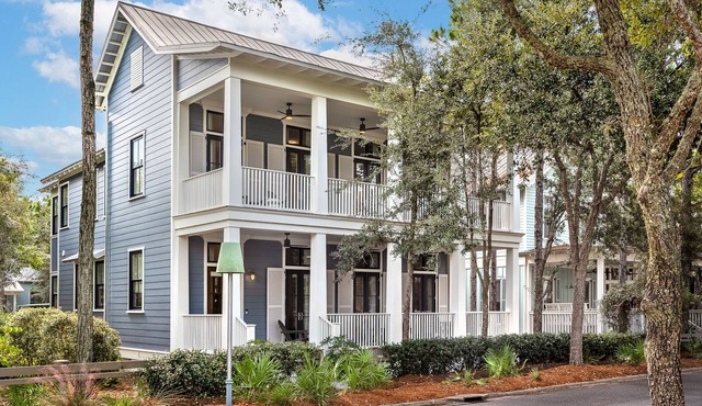 Stunning WC Home | Private 6-Seat Golf Cart + Adult Bikes | Steps from Camp