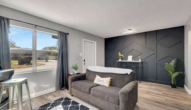 Stylish 1BR Hideaway | South Tampa