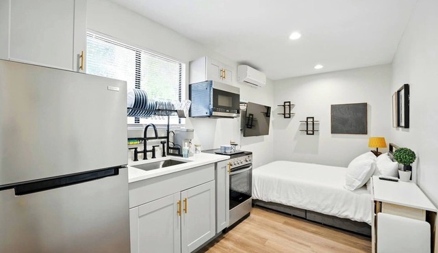 Stylish 1BR w/Full Kitchen - Near Riverside in Jacksonville