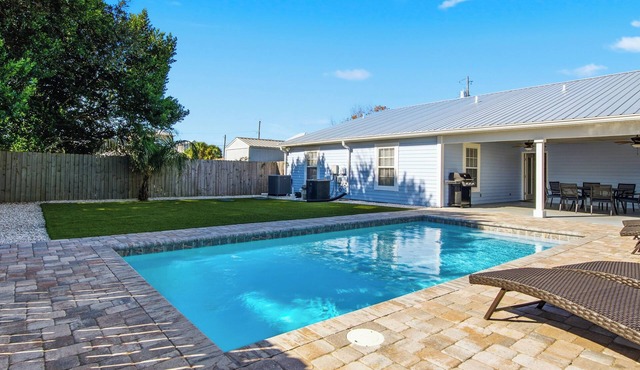 Sun, Sand & Summer Fun Awaits - Private Pool, 2 blocks from beach!