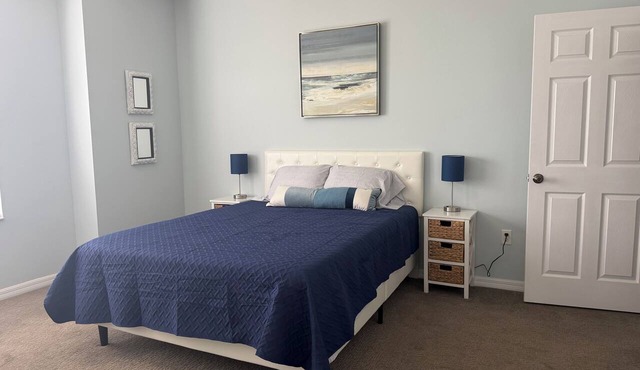 Sunny 2BR Condo Minutes from Anna Maria Island Beaches! in Bradenton
