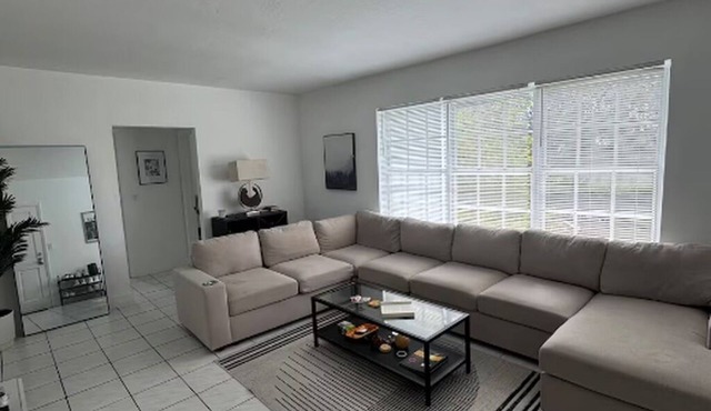 Sunny Apt nestled in Little Havana/Brickell in Miami
