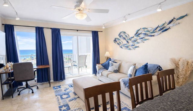 Sunset over Tampa Bay! Cozy 1-bedroom condo with private balcony!