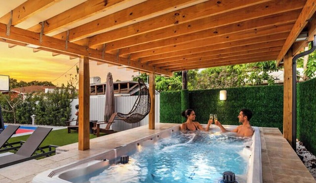 Sunshine 6BR Villa Chill Yard/Swimming Spa/Games