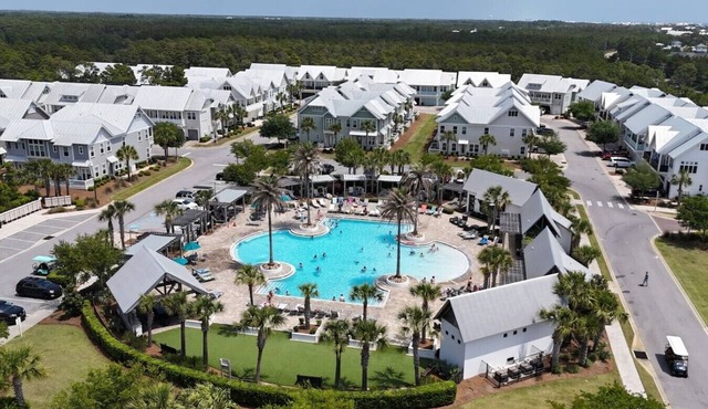 TaDa! - Heated Pool and Golf Cart!
