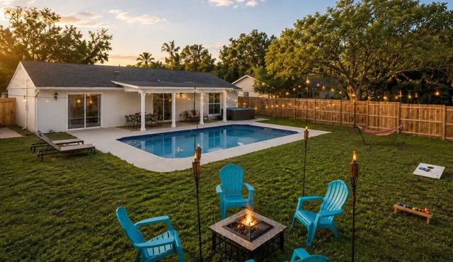 Tampa Pool Home with Hot Tub & Game Room - Sleeps 10, Near Busch Gardens