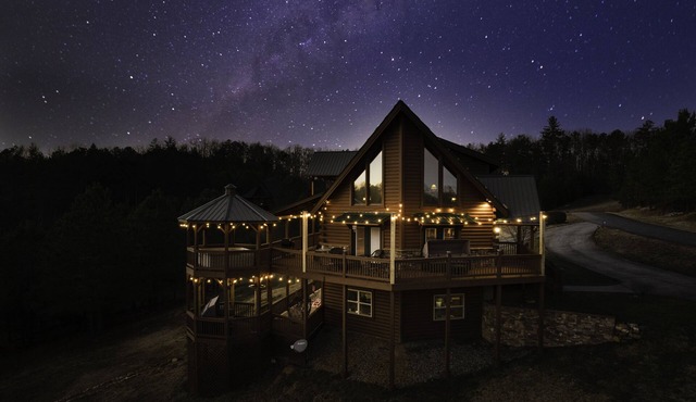 The Aviary a Stargazers Dream✨ Close to Downtown 🛍️ Orchards 🍎 Train 🚂 Golf ⛳ in Morganton