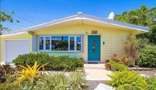 The Butterfly Cottage - Certified Butterfly Sanctuary - Ocean View Hot Tub - Authentic Keys Charm
