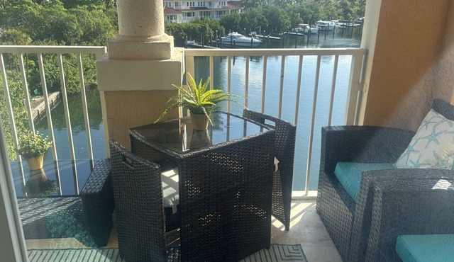 THE COASTAL ! GREAT 2BD 2BA APT WITH STUNNING VIEWS AT AVENTURA YACHT CLUB !