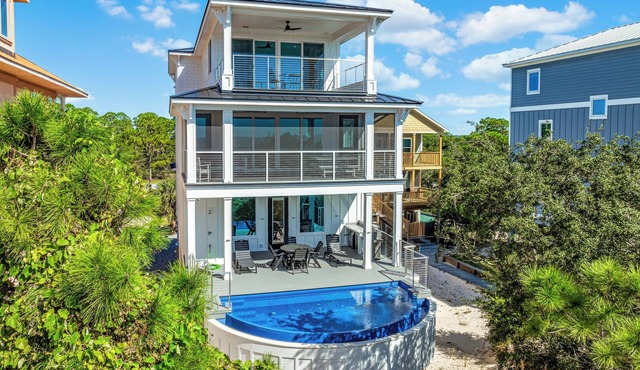 The Florida House in Indian Pass, Beach Front with Infinity Private Pool