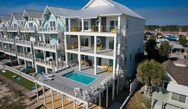 The Lazy Coconut - 8BR Beachfront Estate, Private Pool, Sleeps 24
