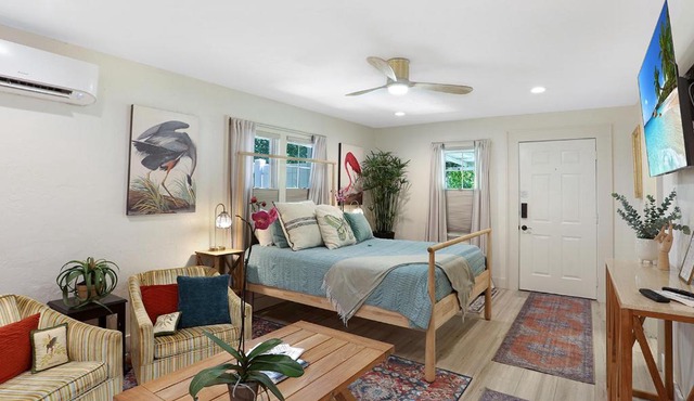 The Poe - Stylish Studio in downtown High Springs