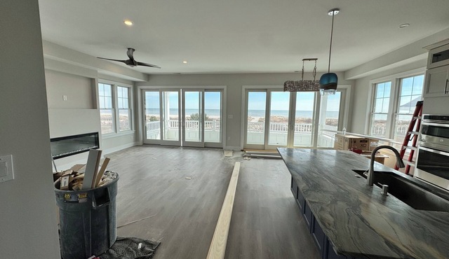 The Sand Crab - Unit B - New Oceanfront 4BR Condo with Roof Deck, Sleeps 12 in Ocean City