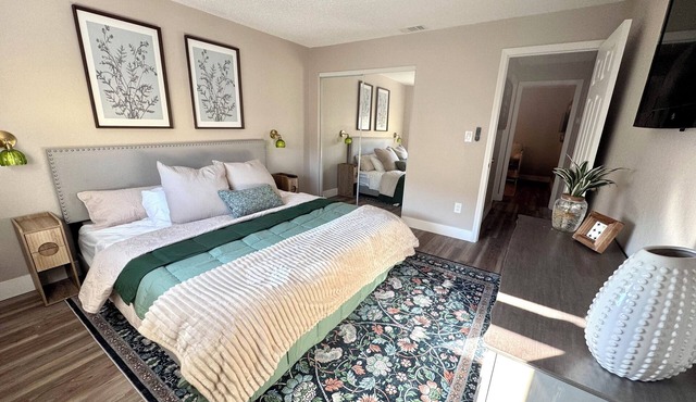 The Sofia-Cozy 2-bedroom villa with a king-sized bed, complimentary bikes. in Largo