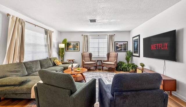 The Terrace Hideaway 3BR WFH, Sleeps 6