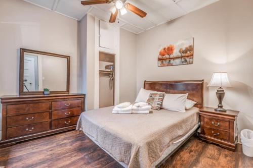 The Vance Corner Suite - Bright and Relaxing
