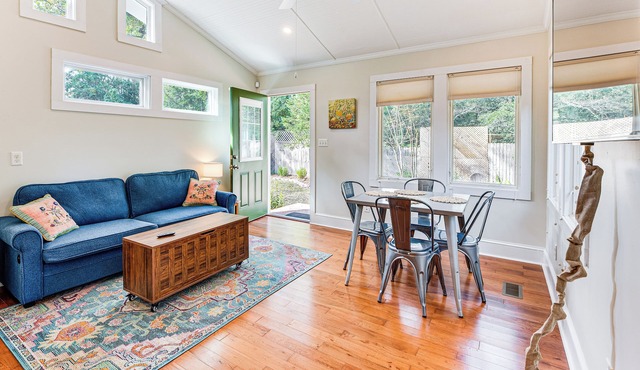 Thomasville Cottage: Walk to Historic Downtown!