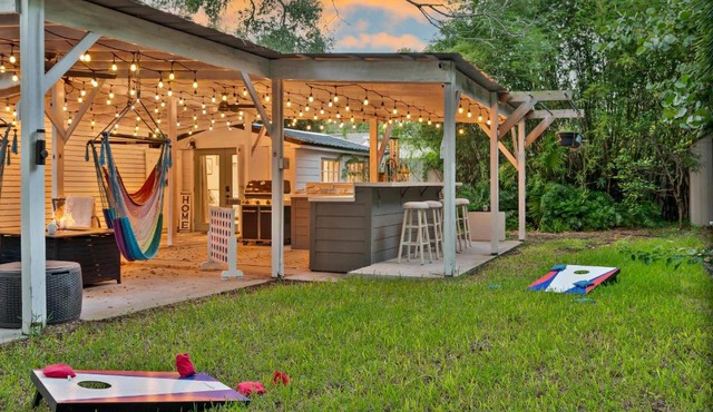 Tiny home w outdoor kitchen & free Wi Fi
