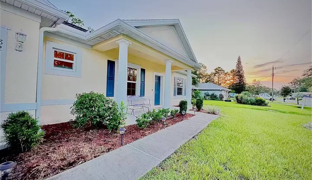 Tranquility Guaranteed | Cozy home| Pet Friendly |15 min to Beach in Palm Coast