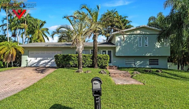 Tropical Oasis Estate In Miami !
