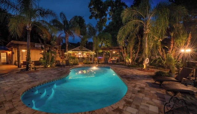 Tropical Paradise-Main House - Team Joseph Ellen