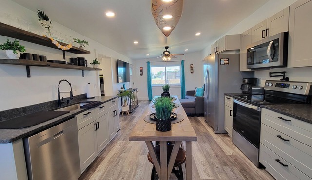Turtle Cove: Sleeps 8, Pets + Arcade