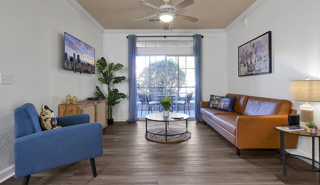 Tuscana Resort with pool 9mi from Disney. No resort fees and two bedroom suites!