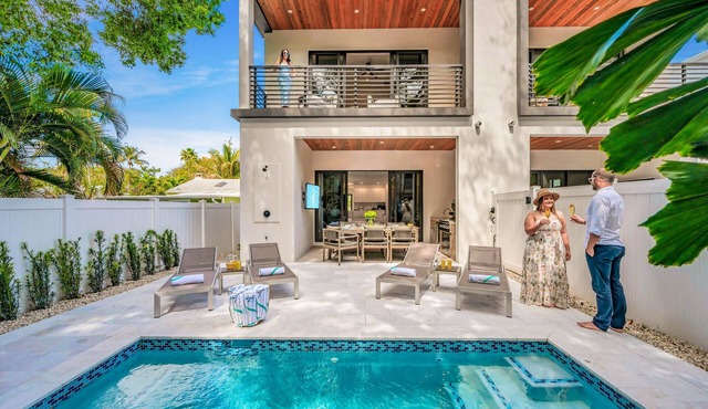 Two Townhouses/Heated Pools/Centrally Located/Malibu Key