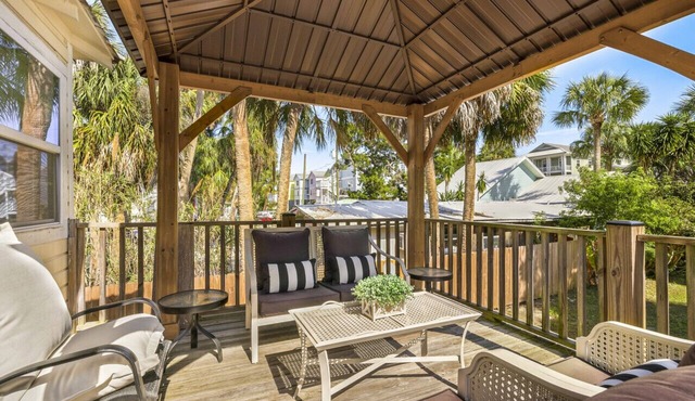 Tyson House is historic, beautifully restored, convenient to beach & restaurants