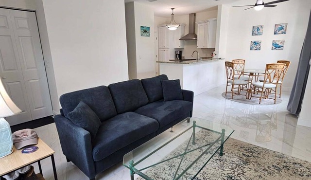 Updated 2BR 2BA Condo. Screened Lanai. Heated Pool. Pet Friendly.