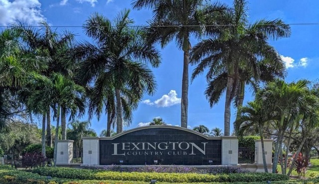 Updated 3 bdrm 2 bath condo in a beautiful gated secure Golf/Tennis Community. in Fort Myers