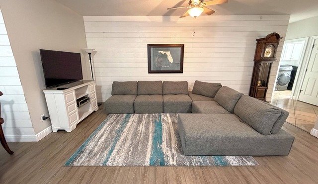 Updated 4-Bedroom Winter Garden House In Golf Cart District 20 Min From Disney