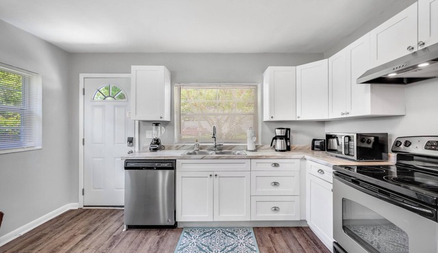 Updated | Pet Friendly | Large Backyard | Riverside Heights Bungalow