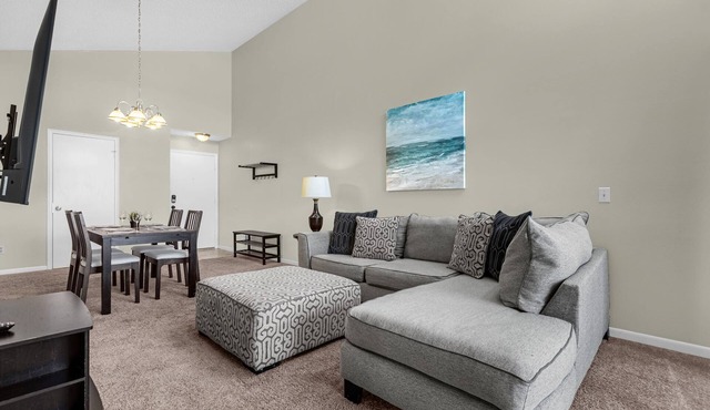 Upstay 2BR Family Condo Ventura Golf Country Club