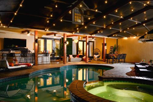 Valrico Villa: Pool, Spa, Court & Game Room
