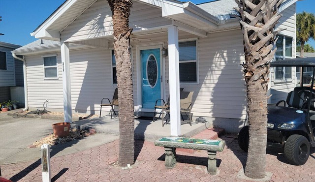 Venture Out, #352 Amberjack Dr. Comes WITH GOLF CART!