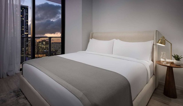 Vibrant Cityscape Suite - Two 3BR with Incredible Views