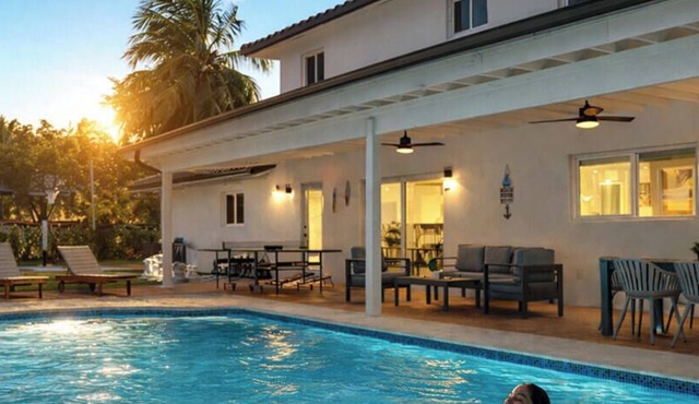 Villa Premium w/Private Artificial Beach & Pool