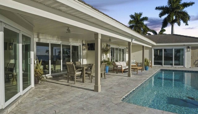 Villa Vivara, Stylish 4BR Villa with Heated Pool