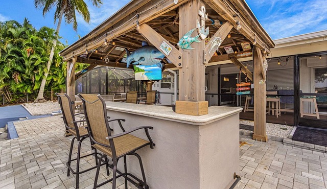 Villa Water's Edge - Heated Pool & River Access