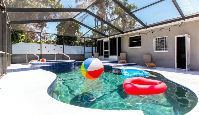 Vitamin Sea Oasis [4R/2B] Cozy Family House Heated Salt Pool/Spa 3m from Beaches