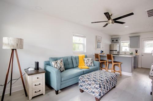 Walk Everywhere! 1-Bedroom Gem in Downtown Hub