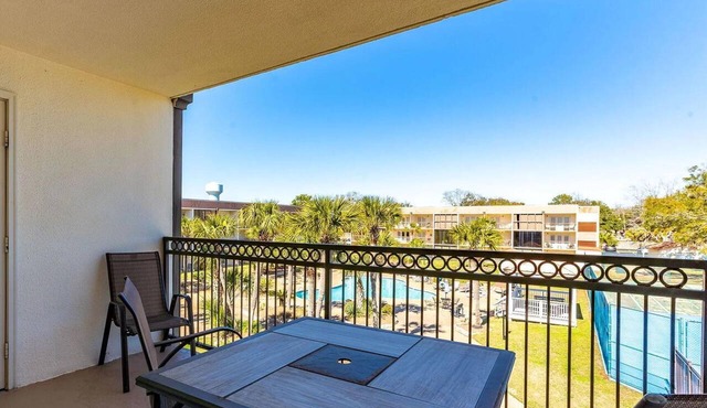 Walk-to-Beach Condo with Resort Pool