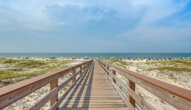 Walk to Beach! Gulf Shores Escape w/Indoor Pool