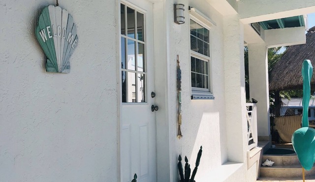 Water Front Home With Pool and Dock Three min From Atlantic Ocean in Tavernier